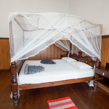 Hotel Neptune Bay Unawatuna Beach Buitenkant foto
