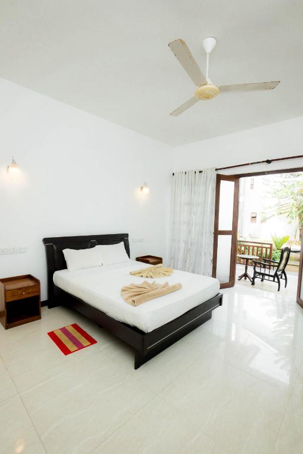 Hotel Neptune Bay Unawatuna Beach Buitenkant foto