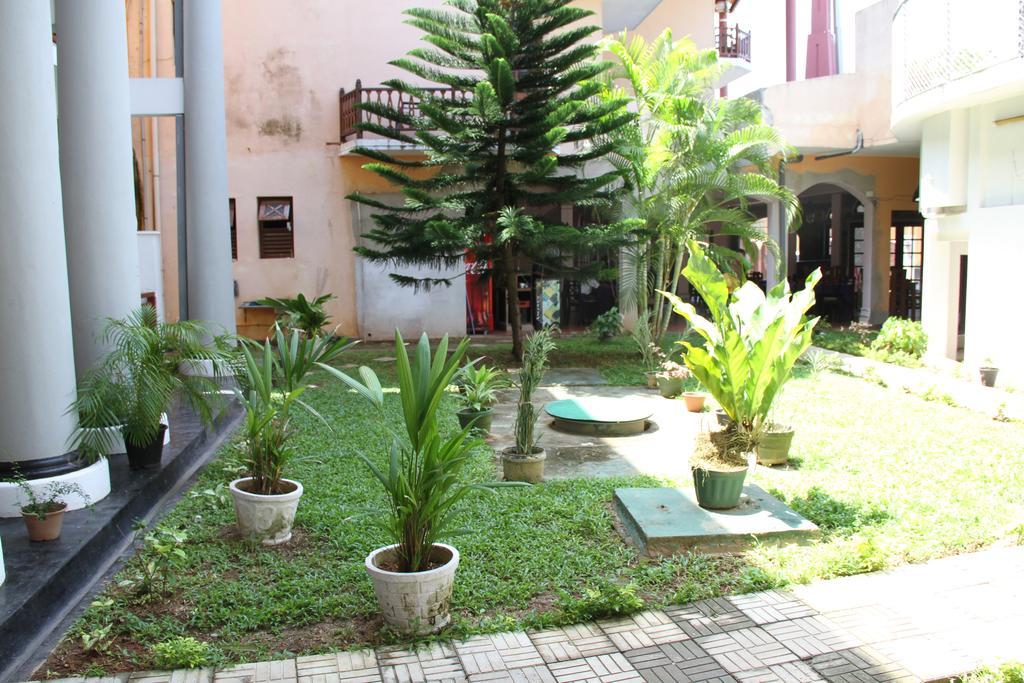 Hotel Neptune Bay Unawatuna Beach Buitenkant foto