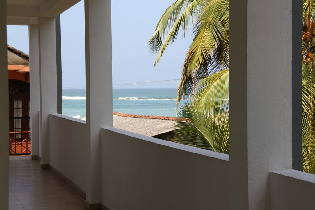 Hotel Neptune Bay Unawatuna Beach Buitenkant foto