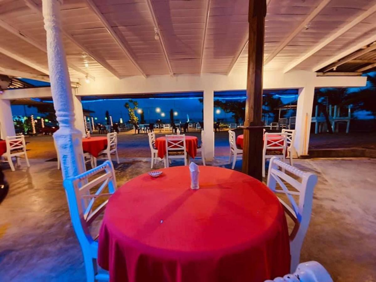Hotel Neptune Bay Unawatuna Beach Buitenkant foto
