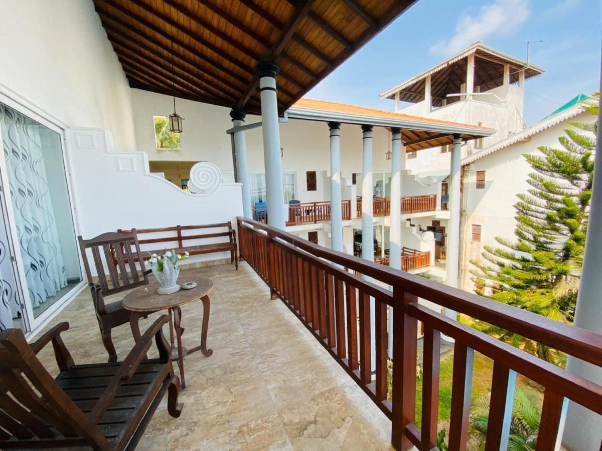 Hotel Neptune Bay Unawatuna Beach Buitenkant foto