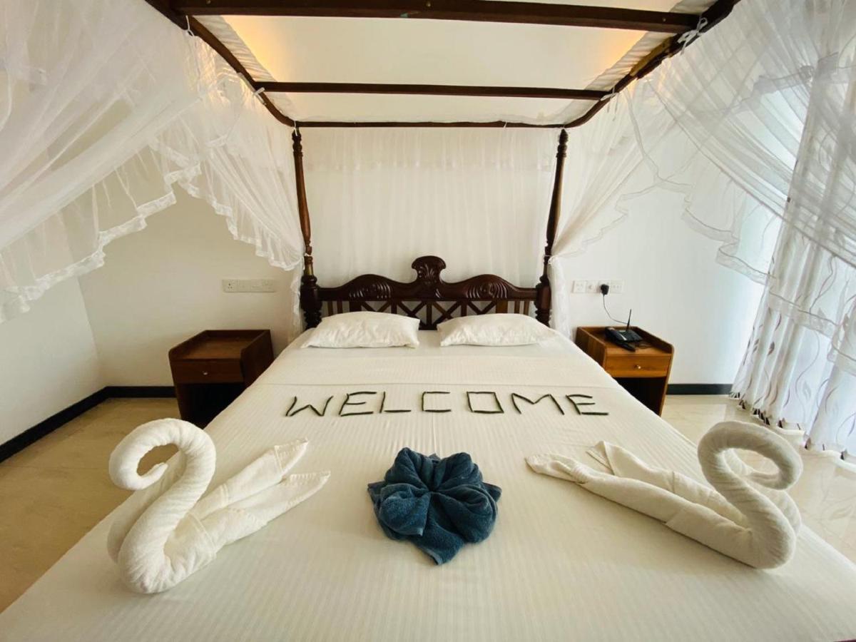 Hotel Neptune Bay Unawatuna Beach Buitenkant foto